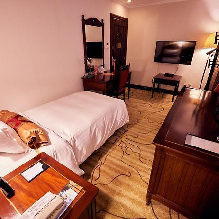 Jin Jiang Pacific Hotel Shanghai Exterior foto