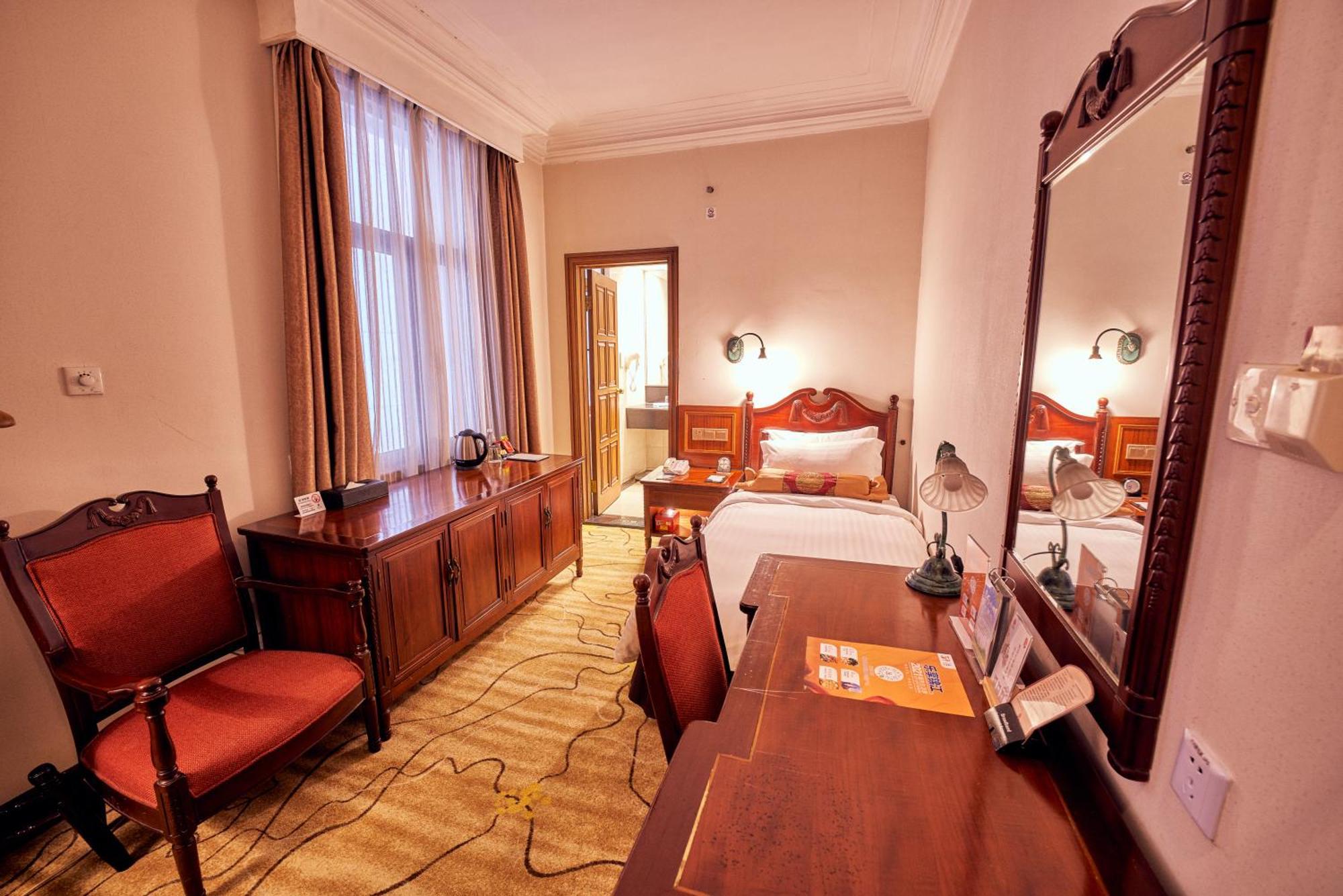 Jin Jiang Pacific Hotel Shanghai Exterior foto